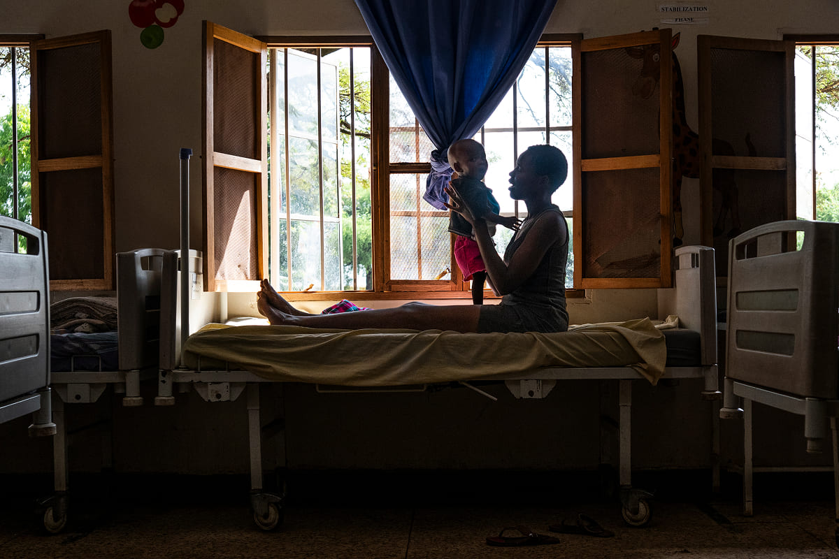 병상 위 피어난 환희